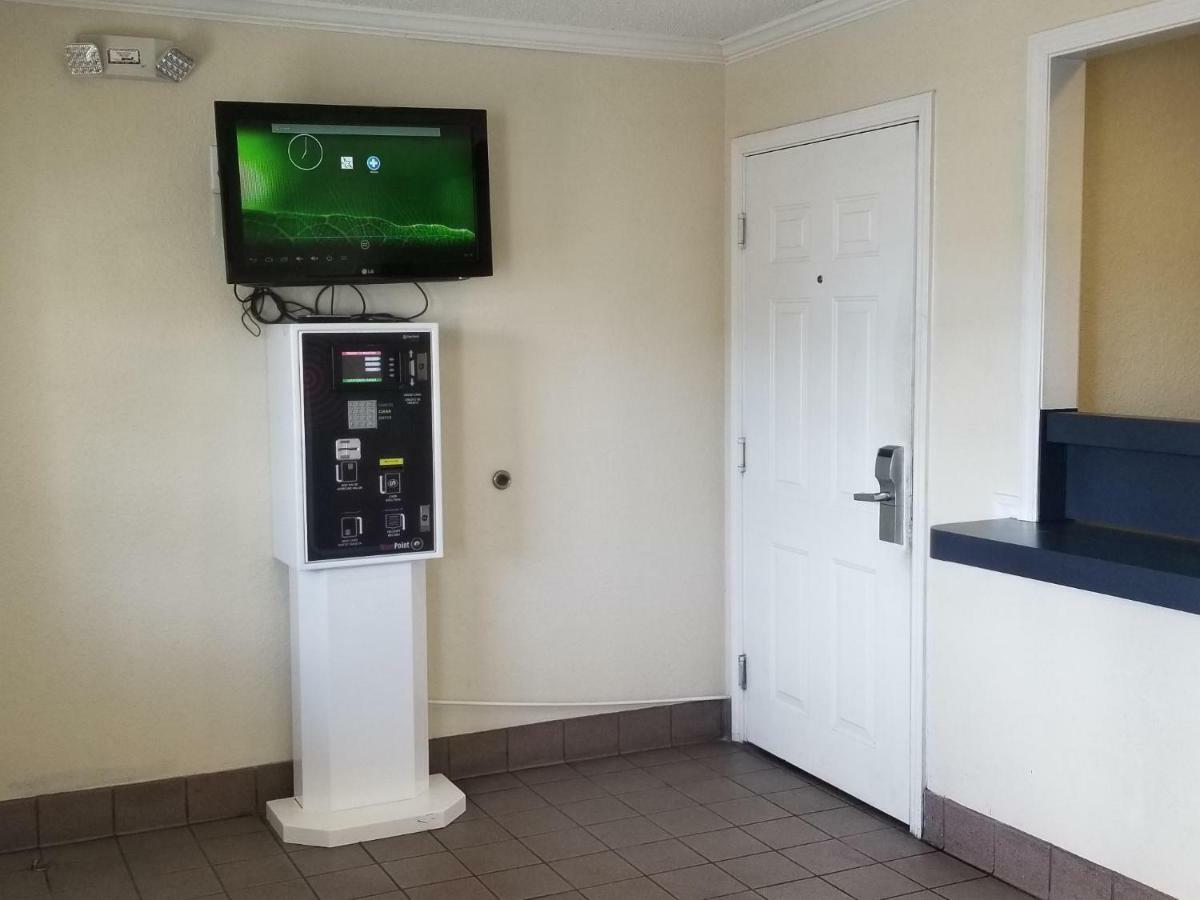 Intown Suites Extended Stay Jacksonville Fl - Beach Blvd Exterior photo